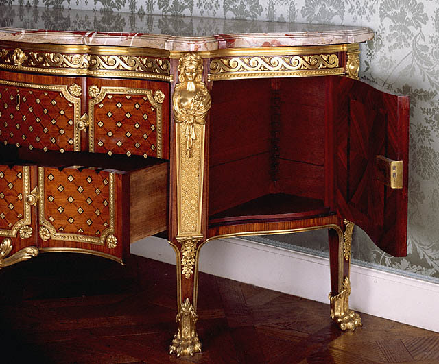 Commode:Side with door open
