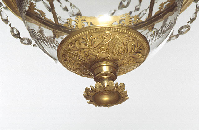 Chandelier:Plug
