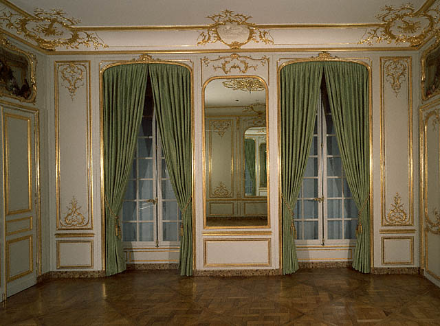 Paneled Room:Window wall
