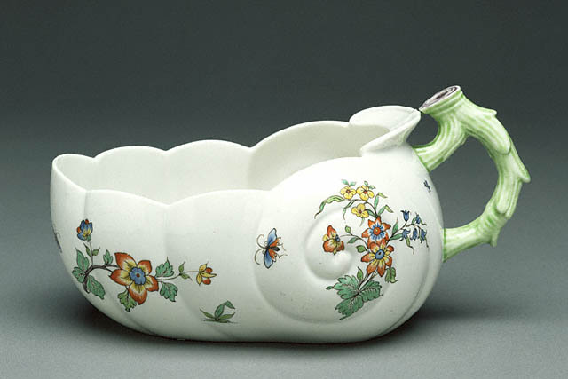 Chamber Pot:Back