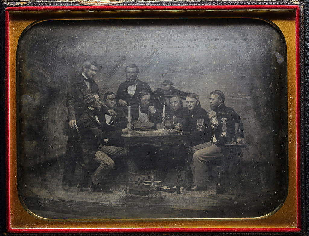 Inmigrantes alemanes en Buenos Aires jugando cartas / German Immigrants in Buenos Aires Playing Cards, about 1852, Charles DeForest Fredricks, daguerreotype. Courtesy of Carlos G. Vertanessian

