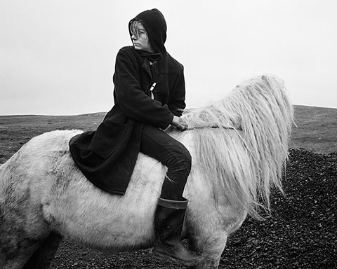 “Boo” on a Horse, Seacoal Camp, Lynemouth, Northumberland, 1984, Chris Killip, gelatin silver print. The J. Paul Getty Museum, purchased with funds provided by the Photographs Council. © Chris Killip.