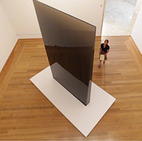 Gray Column / De Wain Valentine