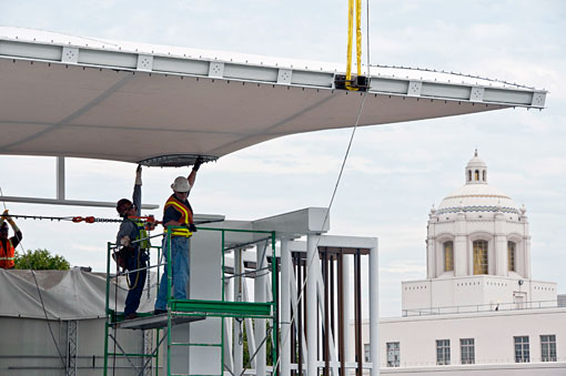 workings guiding the canopy