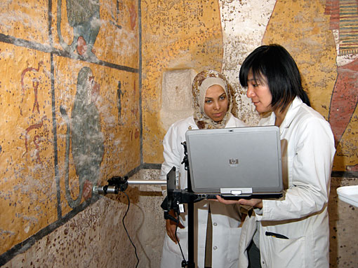 conservators at work in Tutankhamen's tomb