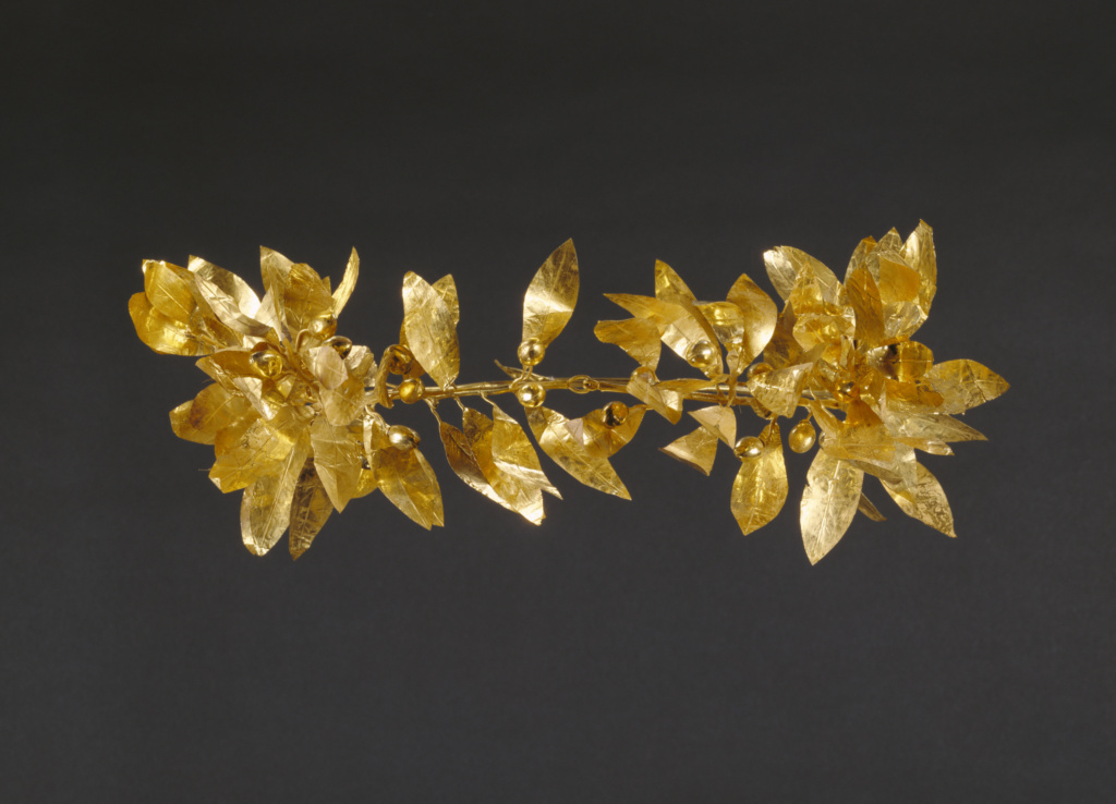 Wreath with detached stem including leaves and detached berries; Unknown; Greece, Europe; 300 - 100 B.C.; Gold; 21.7 × 64.5 cm (8 9/16 × 25 3/8 in.); 92.AM.89 No description of this image is available.