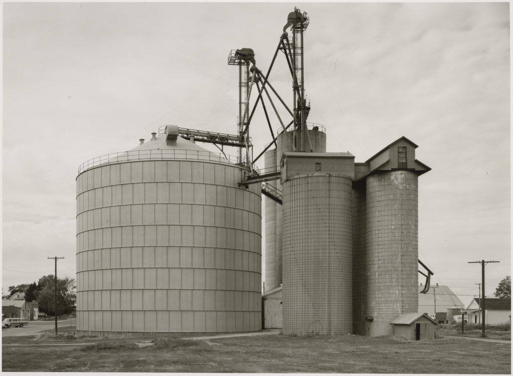 Grain Elevator, Elliott, Illinois, USA (Getty Museum)