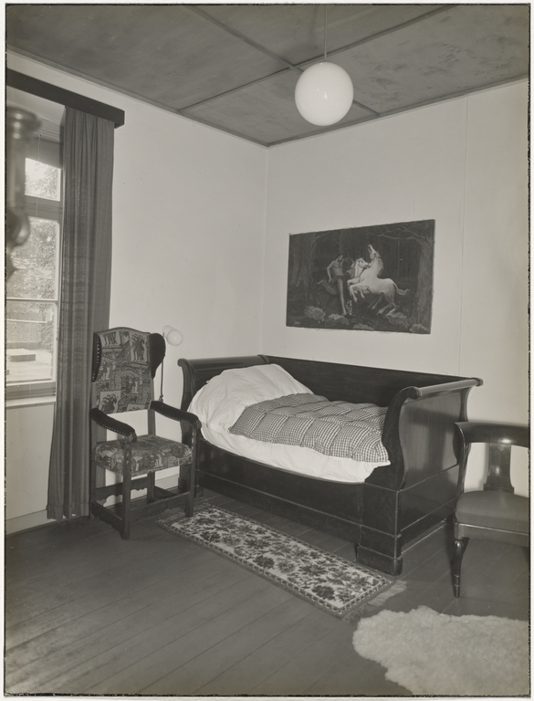sander's studio/home, cologne: august sander's bedroom (bed