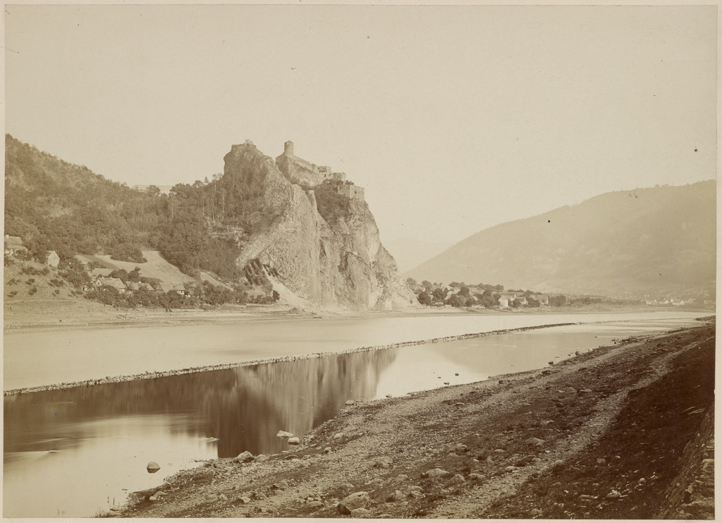 Bohm. Schweiz. Der Schreckenstein bei Aussig.; F. & O. Brockmann (German, 1854 - 1870); Usti nad Labem, Czech Republic, Europe; 1860 - 1870; Albumen silver print; 19.6 × 27.1 cm (7 11/16 × 10 11/16 in.); 84.XP.1441.12 No description of this image is available.