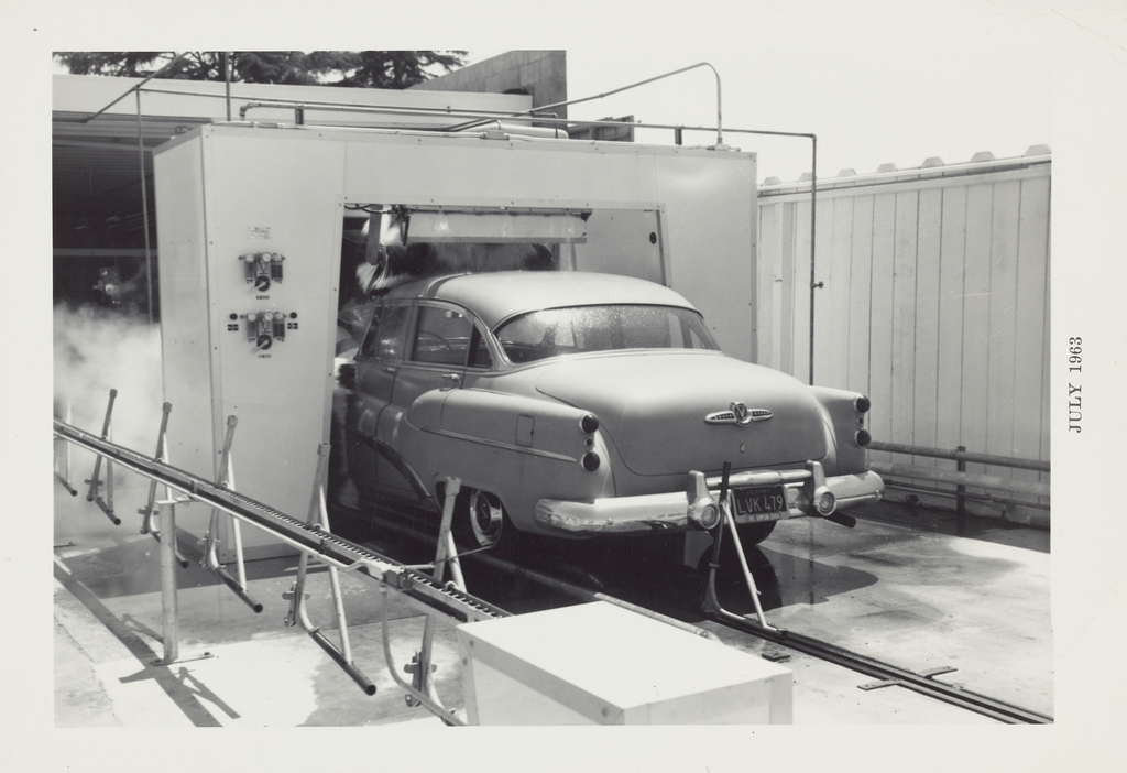[Early Southern California Car Wash] (Getty Museum)