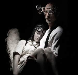 Lookingglass Theatre Company presents Icarus