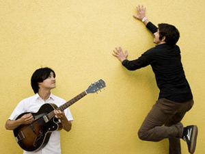 The Dodos climb the walls