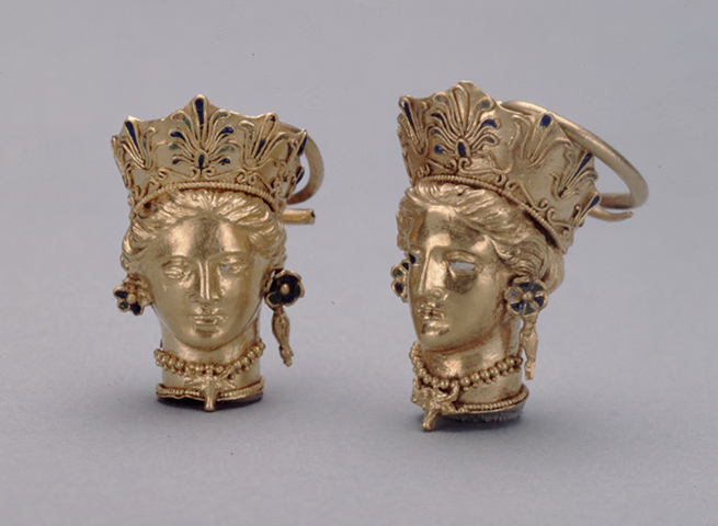 Earrings / Unknown