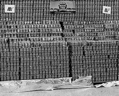 Supermarket Display of Baked Beans, North Shields, Tyneside, 1981, Chris Killip,  gelatin silver print.