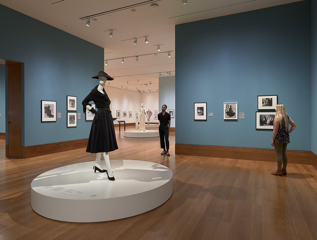 Woman’s Dress, “Abandon,” Fall/Winter 1948, House of Dior, Christian Dior, wool plain weave (crepe). Los Angeles County Museum of Art. Gift of Mrs. Laura-Lee W. Woods.