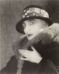 Rrose Selavy (Marcel Duchamp) / Ray