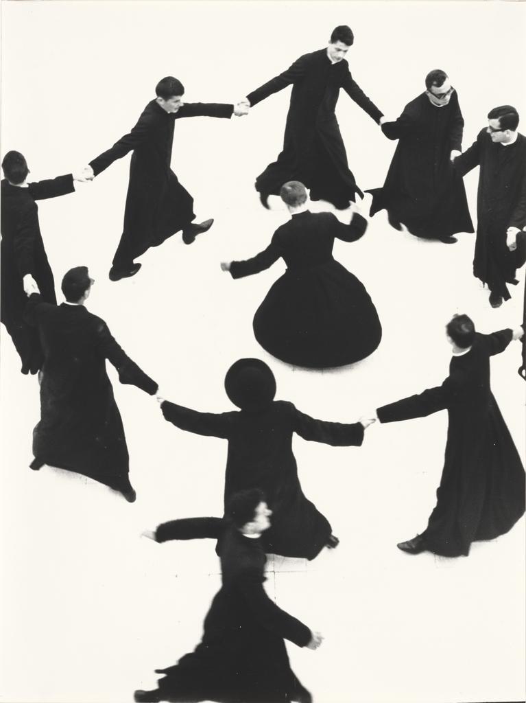 Mario Giacomelli: Figure/Ground Mario Giacomelli: Figure/Ground