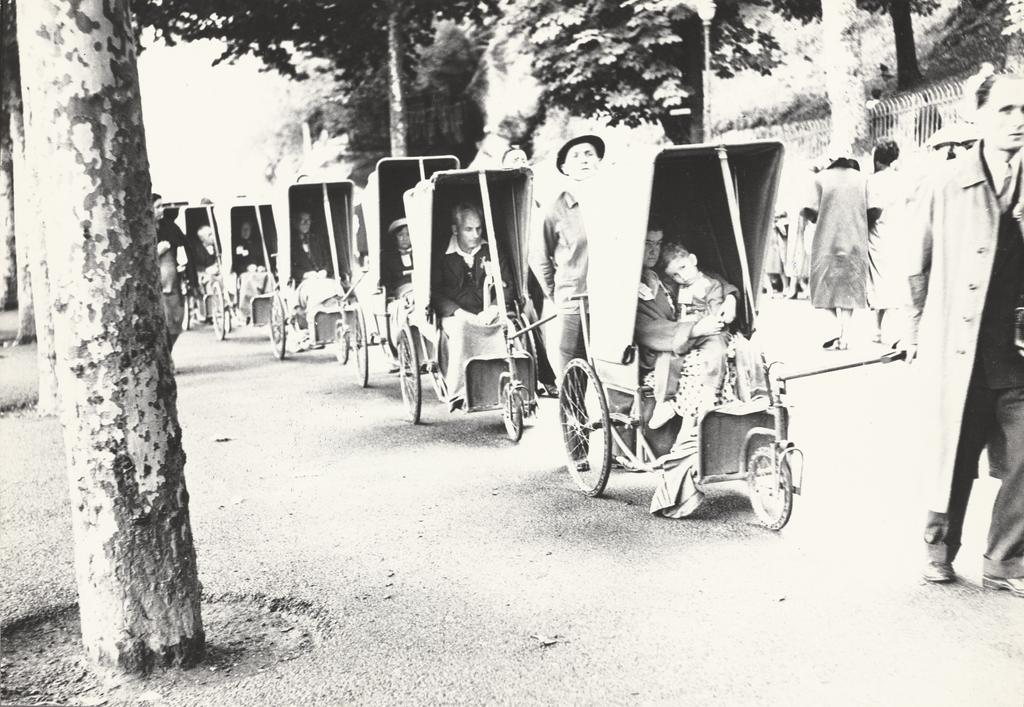 Lourdes, 1957, Mario Giacomelli, gelatin silver print. The J. Paul Getty Museum, Gift of Daniel Greenberg and Susan Steinhauser. Reproduced courtesy Mario Giacomelli Archive © Rita and Simone Giacomelli
