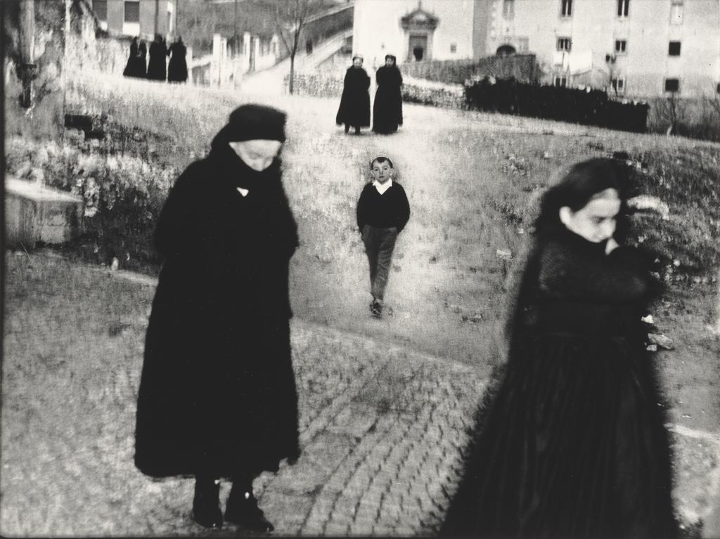 Scanno, No. 52, 1957–59; printed 1981, Mario Giacomelli, gelatin silver print. The J. Paul Getty Museum, Gift of Daniel Greenberg and Susan Steinhauser. Reproduced courtesy Mario Giacomelli Archive © Rita and Simone Giacomelli