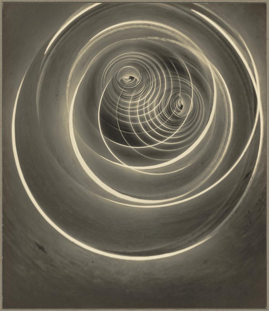 Perpetual Motion, 1931, Asahachi Kono, gelatin silver print. The J. Paul Getty Museum