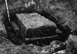 Grave 4 during excavation