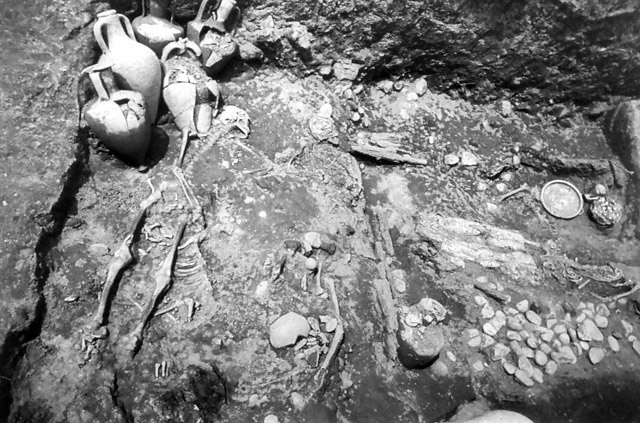 Grave 9 during excavation in 1969