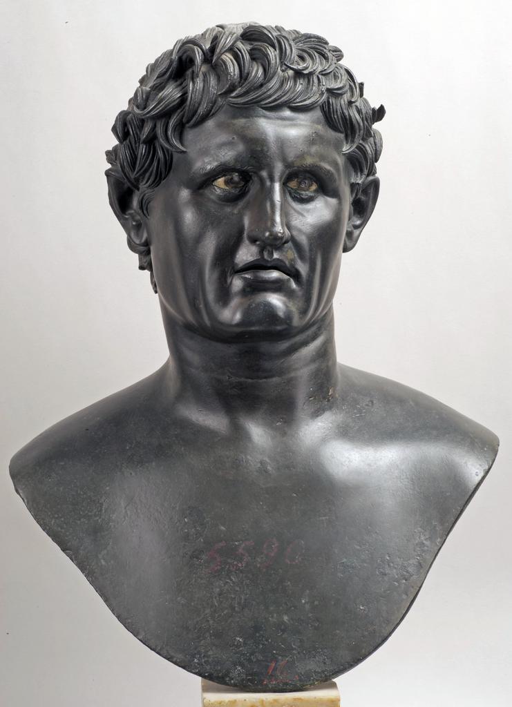 Seleukos I Nikator, Roman, first century BC–first century AD; bronze, bone, and stone. Museo Archeologico Nazionale, Naples, 5590. Photo: Luigi Spina