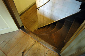 17th Century stairs to the canal room (photo: P. Ryan)
