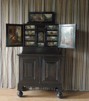 Cabinet in the canal room (photo: P. Ryan)