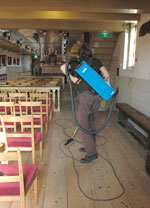 Cleaning in the church (photo: F. Boersma)