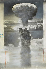 Nagasaki Mushroom Cloud / U.S. Army Airforce 