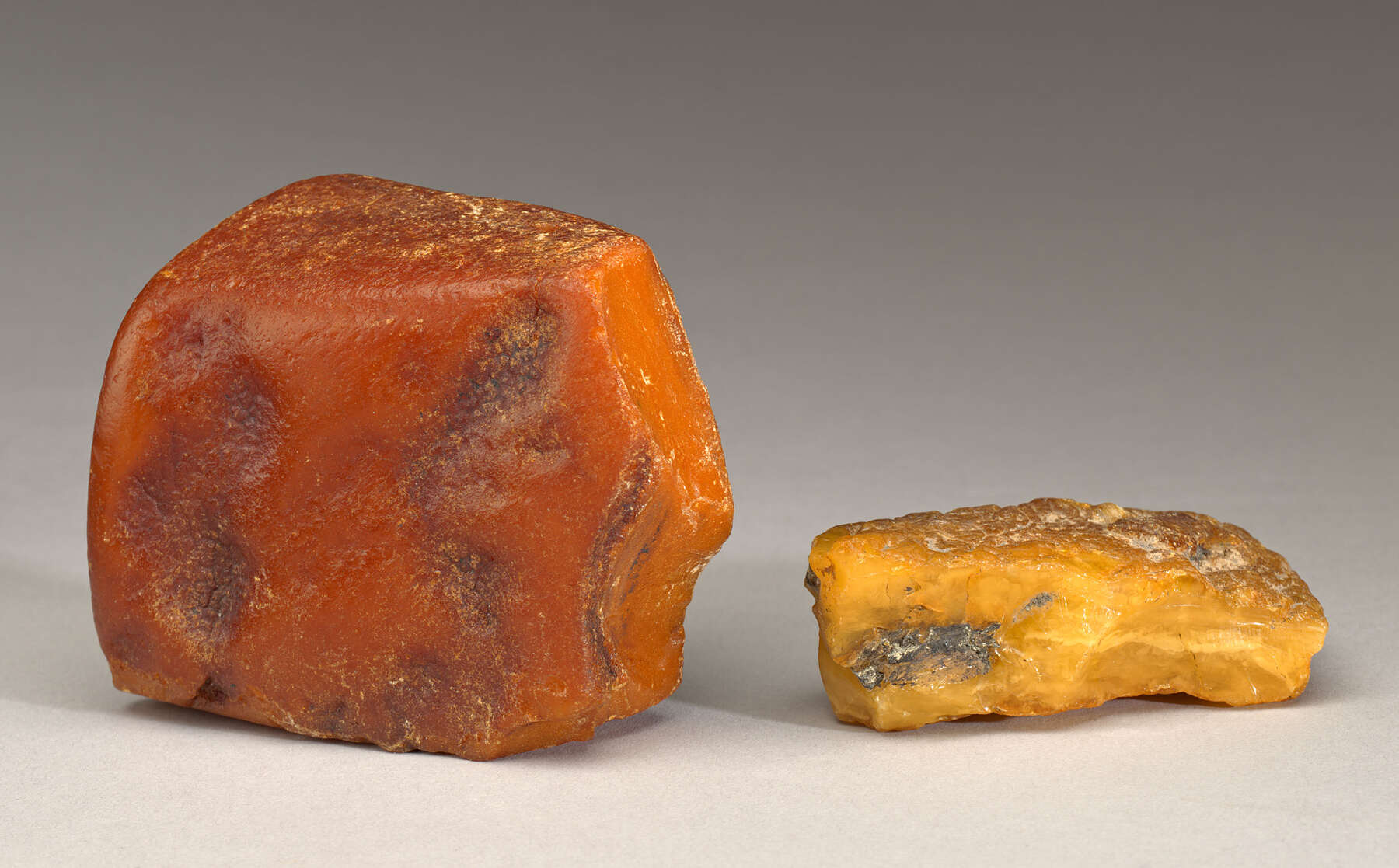 thumbnail image 2 of 500g Natural Baltic Amber Stones - Small 4-10mm, Bi-Color/Multicolor, Raw 2 of 6