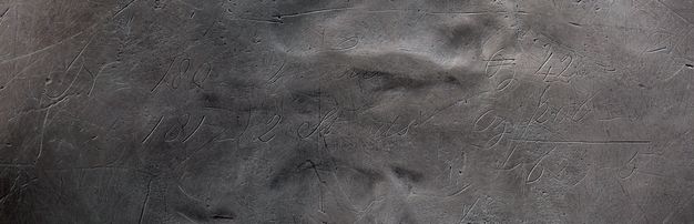 Close-up of the inscription No 180 2 Terrines oz 423 - 5 181 2 Stands oz 206 = 629 - 5 on the stand.