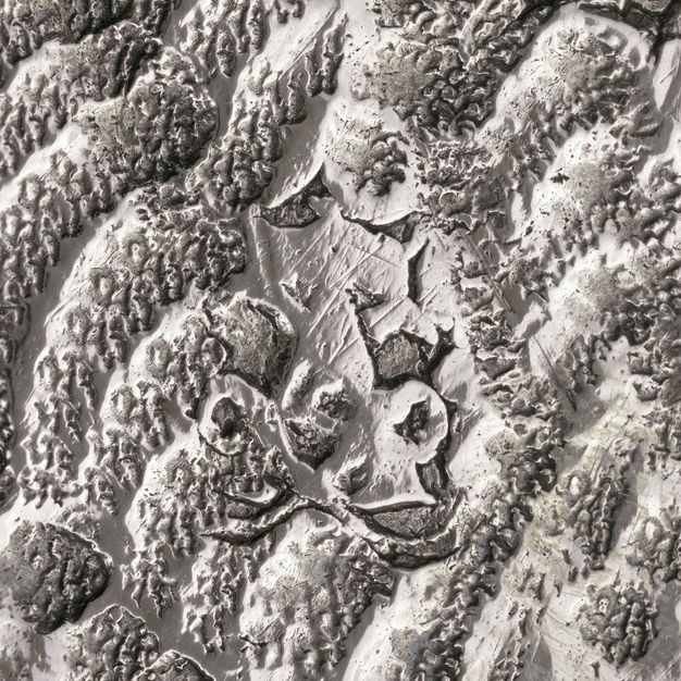 Close-up of a crowned A with protruding Ls stamped on the tureen.