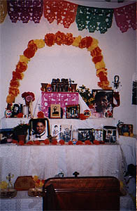 altar.jpg (25433 bytes)