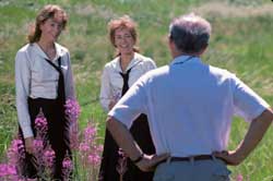 Vanessa Redgrave, Jane Fonda, and Fred Zinnemann on the set of 